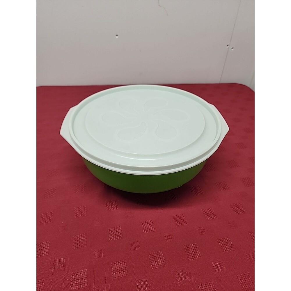 Vintage Rubbermaid Spring Green 6 Qt Mixing Bowl # J-3224 1960s  MCM Retro Rare